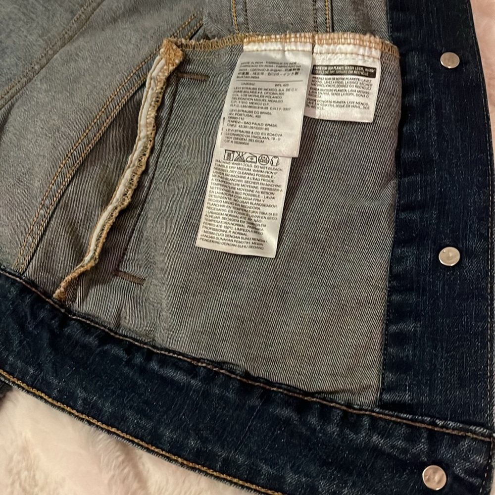 Levi’s Jacket - Picture 8 of 12